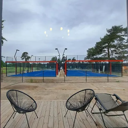 House With Padel Court, Hot Tub And Sauna! Holiday home Liepaja
