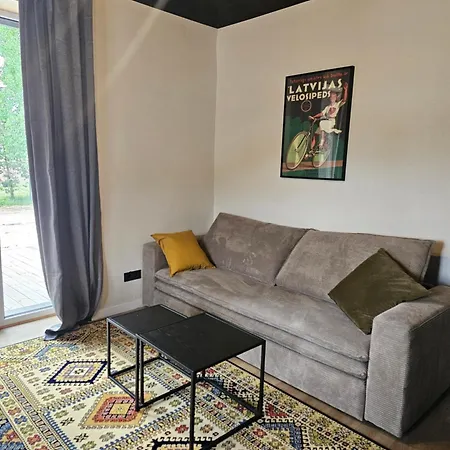 House With Padel Court, Hot Tub And Sauna! Liepaja